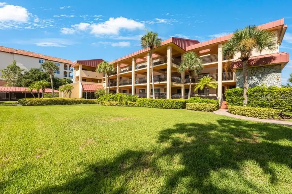 1060 Pinellas Bayway S St Petersburg FL 33715