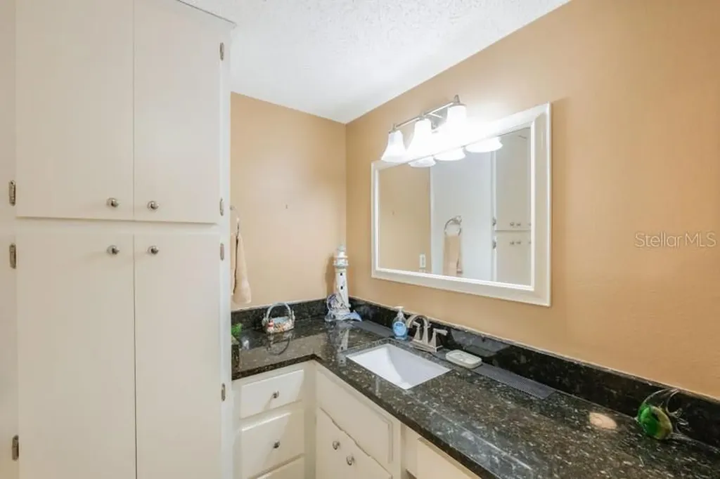 1060 Pinellas Bayway S St Petersburg FL 33715