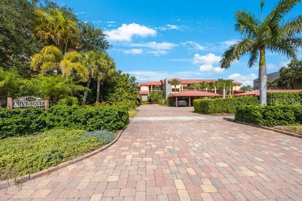 1060 Pinellas Bayway S St Petersburg FL 33715