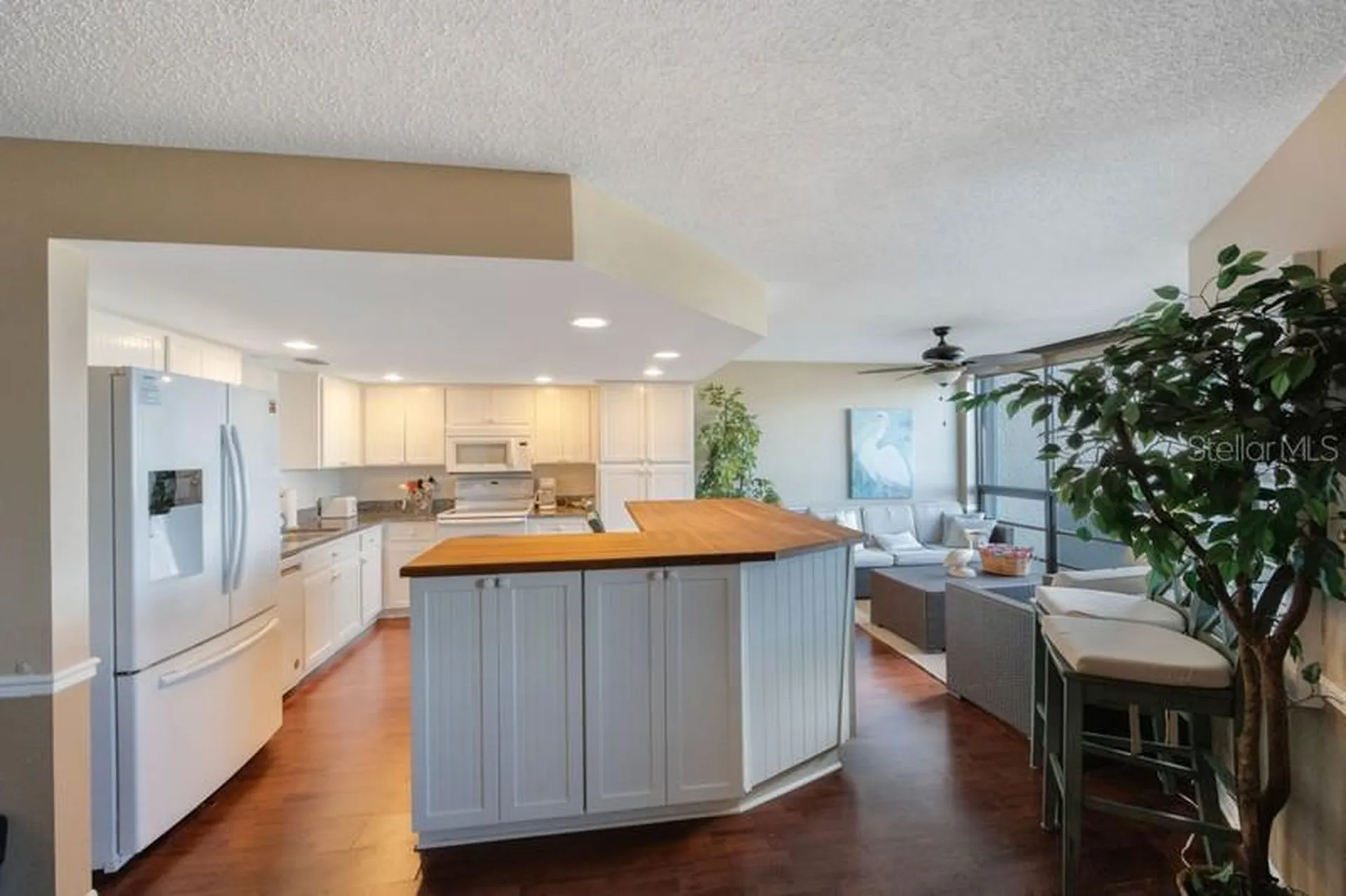 1060 Pinellas Bayway S St Petersburg FL 33715
