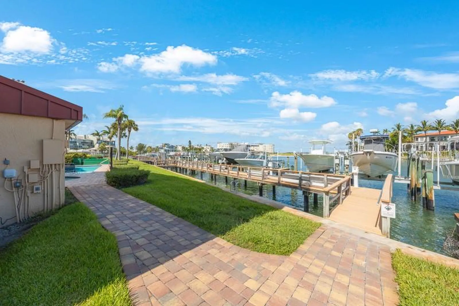 1060 Pinellas Bayway S St Petersburg FL 33715