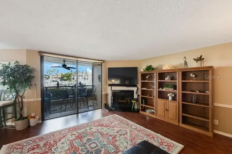 1060 Pinellas Bayway S St Petersburg FL 33715