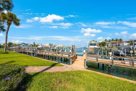 1060 Pinellas Bayway S St Petersburg FL 33715