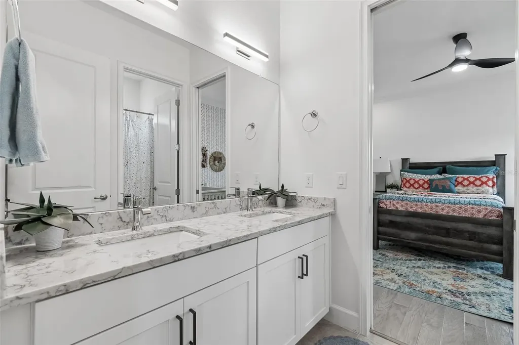 823 Manns Harbor Drive Apollo Beach FL 33572