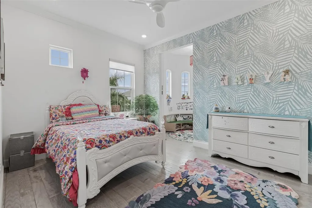 823 Manns Harbor Drive Apollo Beach FL 33572