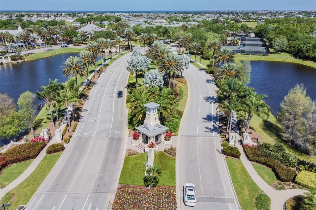 823 Manns Harbor Drive Apollo Beach FL 33572