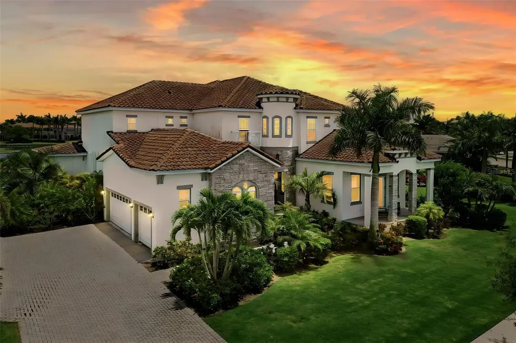 823 Manns Harbor Drive Apollo Beach FL 33572