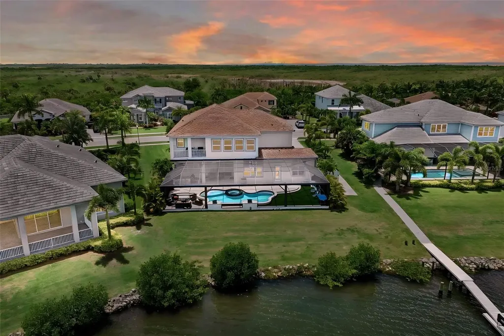 823 Manns Harbor Drive Apollo Beach FL 33572