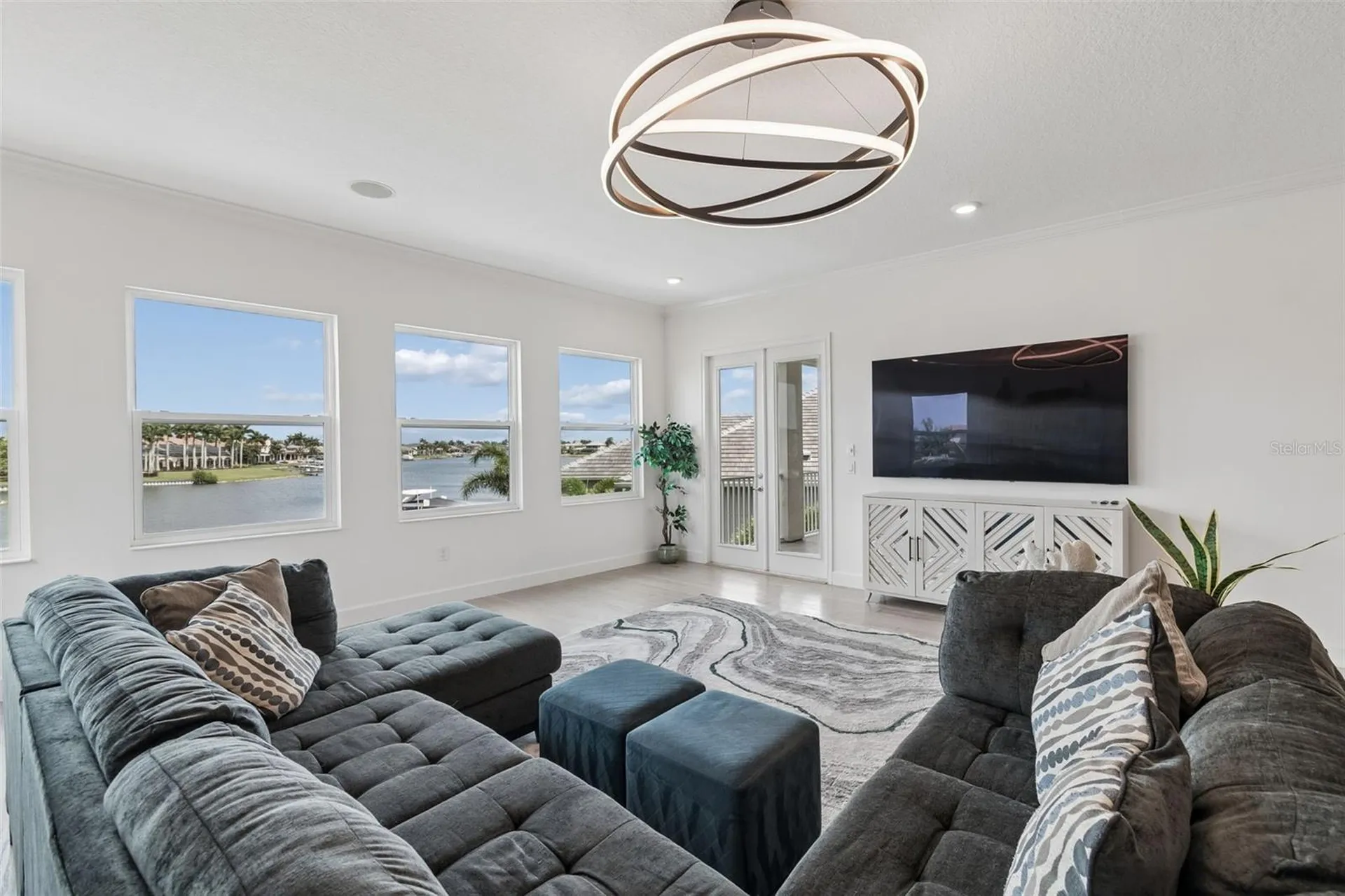 823 Manns Harbor Drive Apollo Beach FL 33572