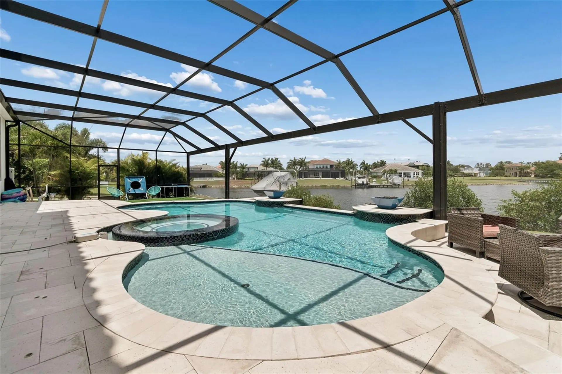 823 Manns Harbor Drive Apollo Beach FL 33572