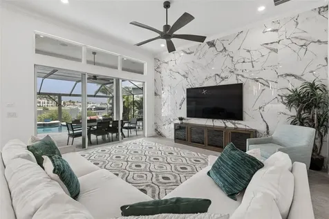 823 Manns Harbor Drive Apollo Beach FL 33572