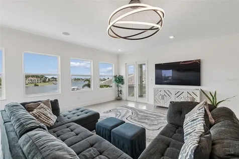 823 Manns Harbor Drive Apollo Beach FL 33572