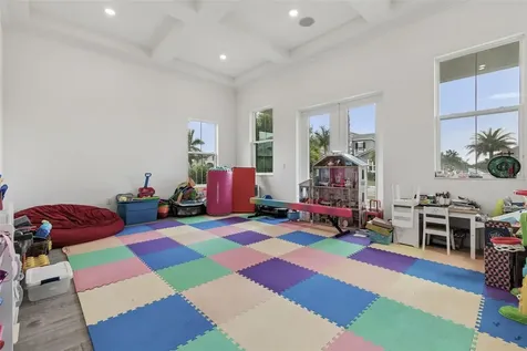 823 Manns Harbor Drive Apollo Beach FL 33572
