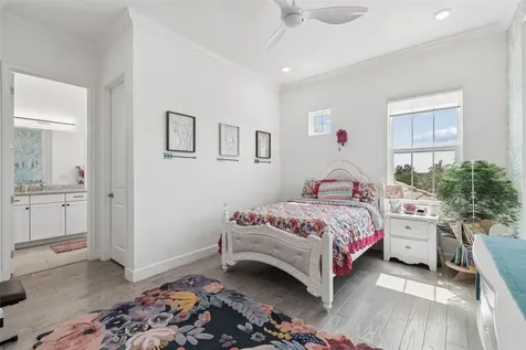 823 Manns Harbor Drive Apollo Beach FL 33572