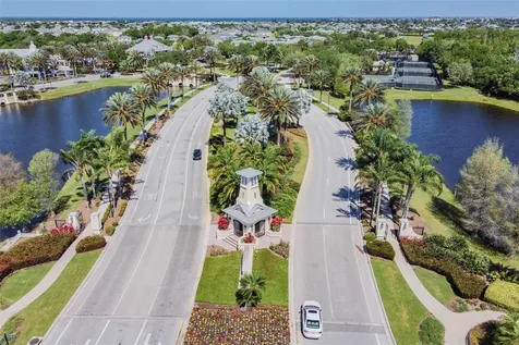 823 Manns Harbor Drive Apollo Beach FL 33572