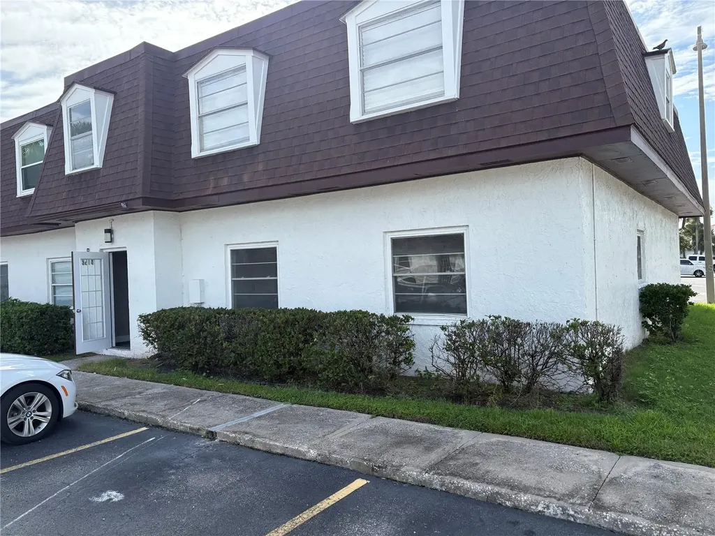 9218 Tudor Drive Tampa FL 33615