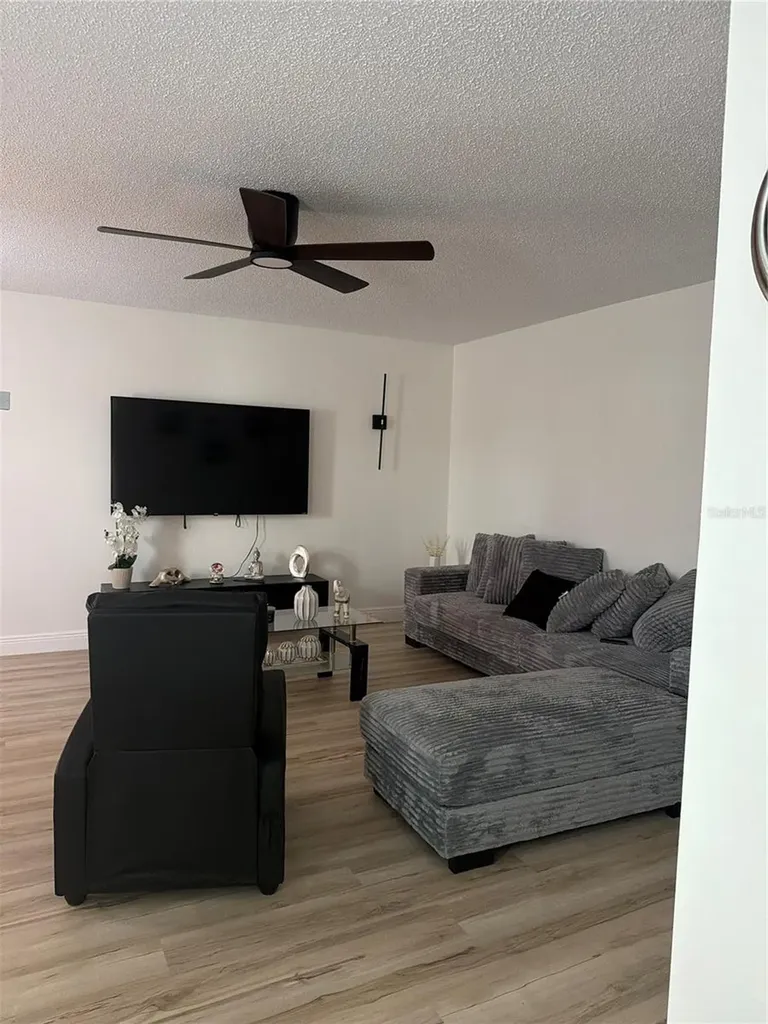 9218 Tudor Drive Tampa FL 33615