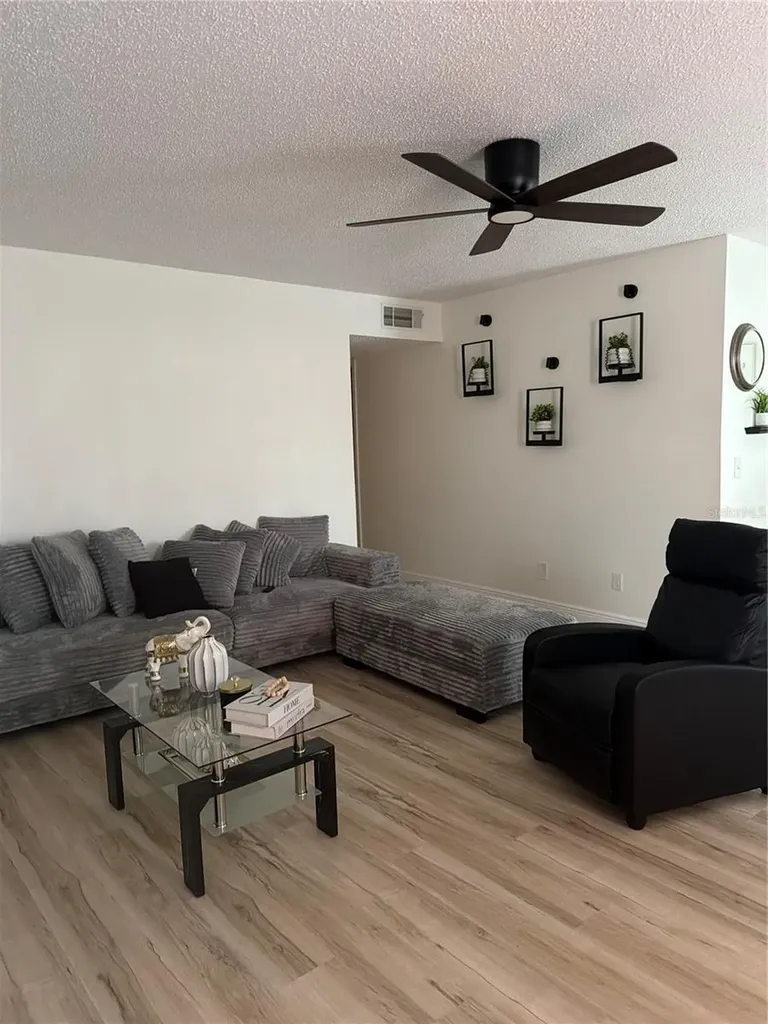 9218 Tudor Drive Tampa FL 33615