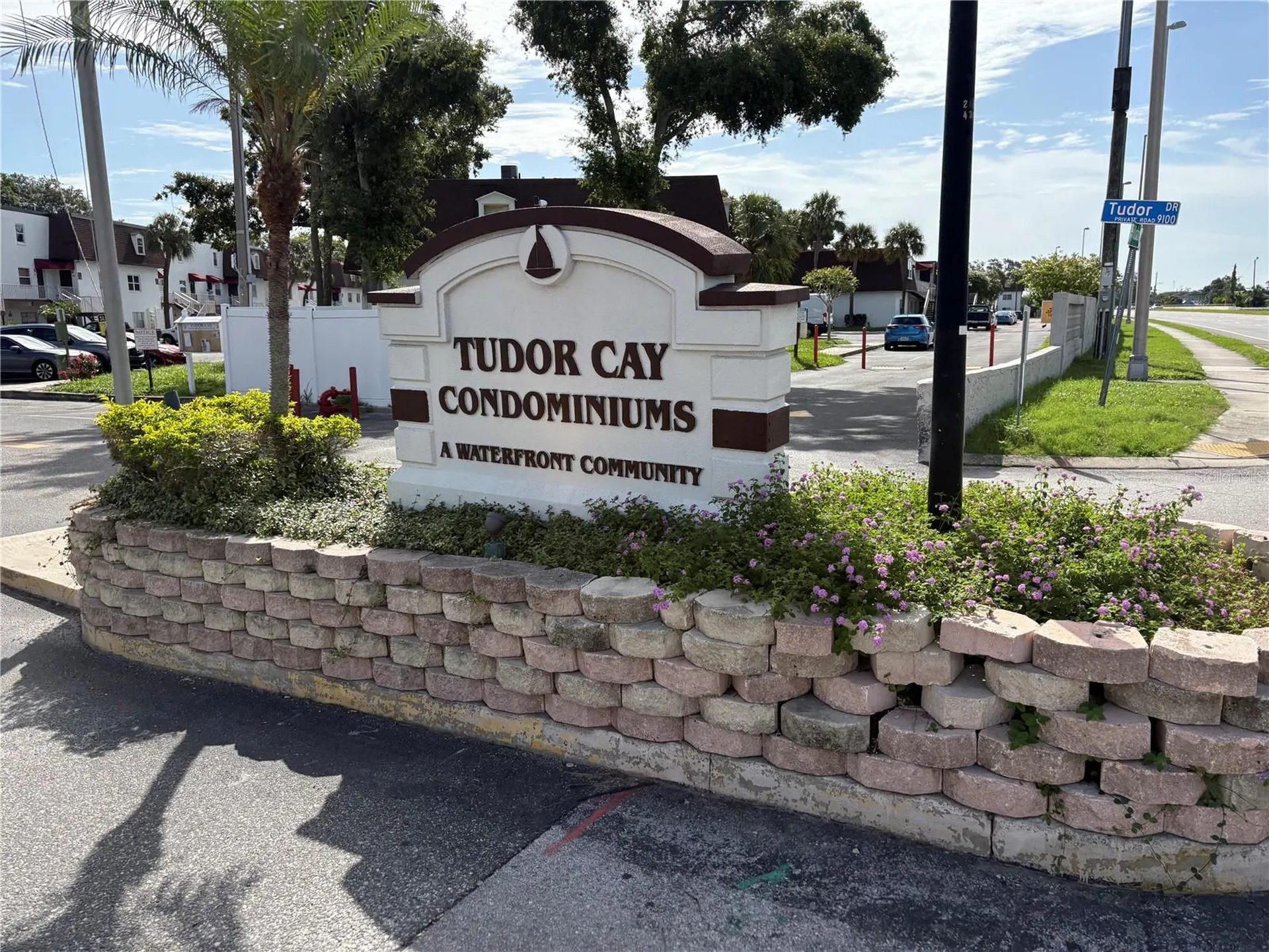 9218 Tudor Drive Tampa FL 33615