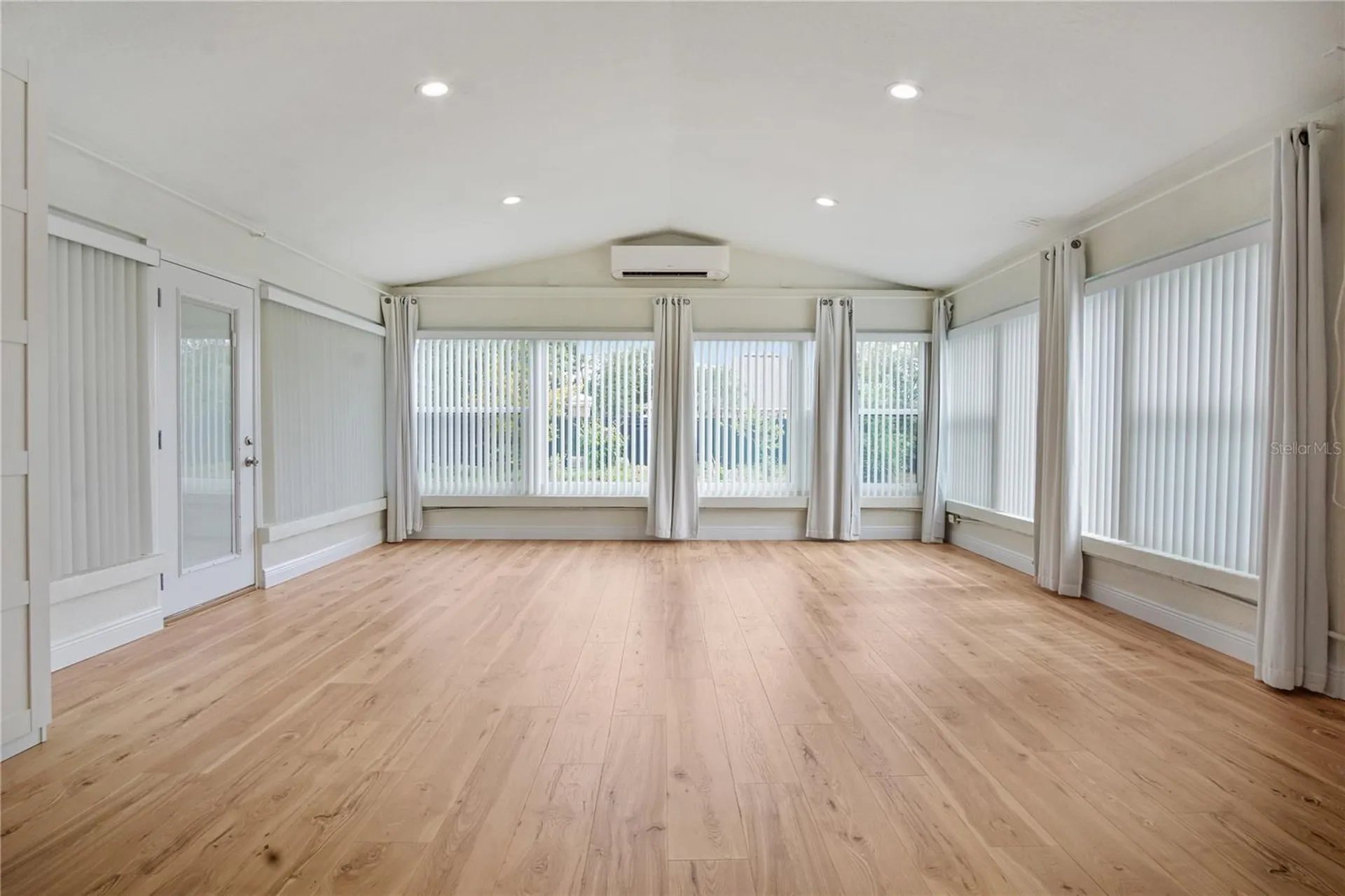 1207 Coda Court Dundee FL 33838
