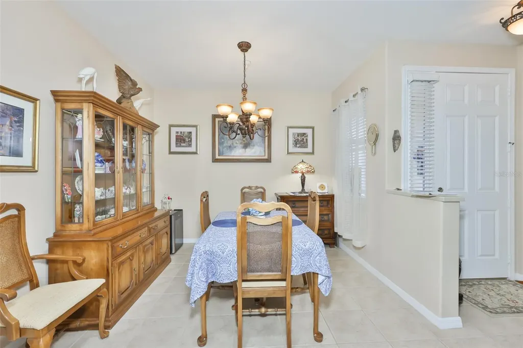 1917 Sterling Glen Court Sun City Center FL 33573