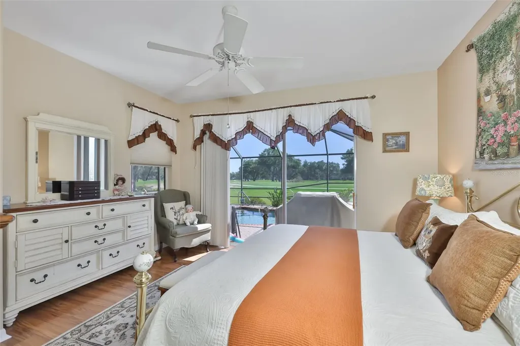 1917 Sterling Glen Court Sun City Center FL 33573