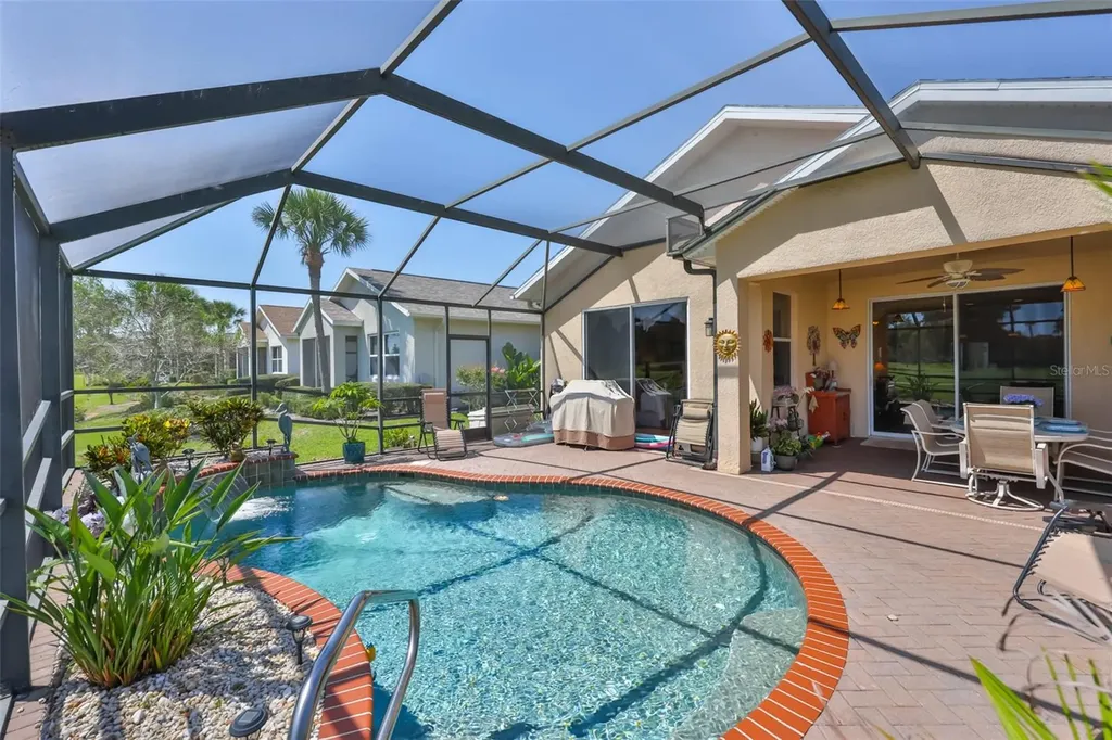 1917 Sterling Glen Court Sun City Center FL 33573
