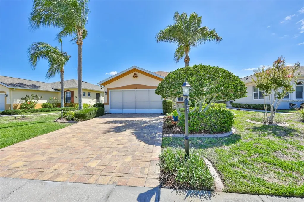 1917 Sterling Glen Court Sun City Center FL 33573