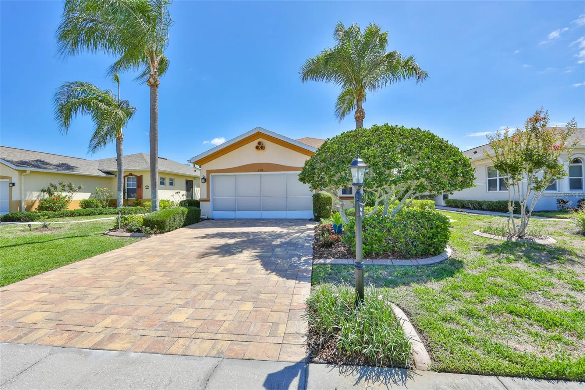 1917 Sterling Glen Court Sun City Center FL 33573