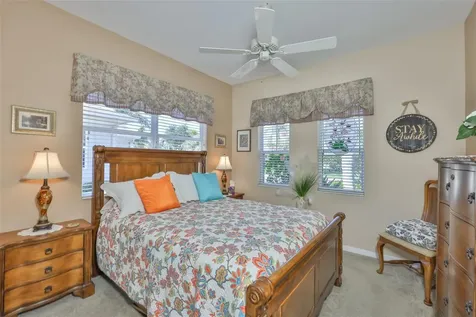 1917 Sterling Glen Court Sun City Center FL 33573