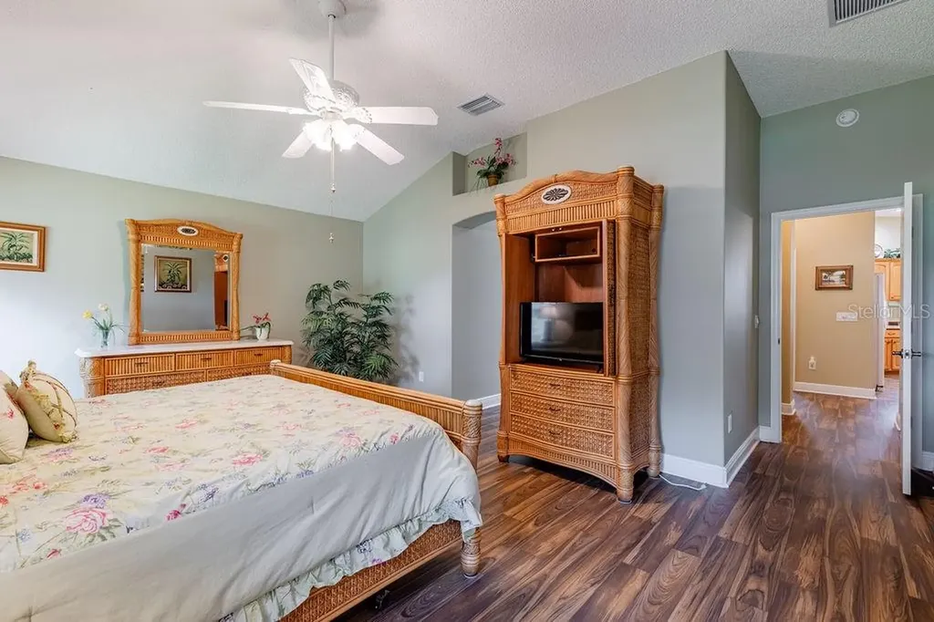 877 Winifred Way The Villages FL 32162