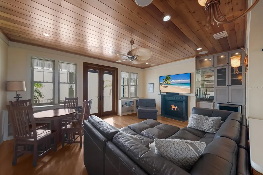 522 Bayview Drive Bradenton Beach FL 34217