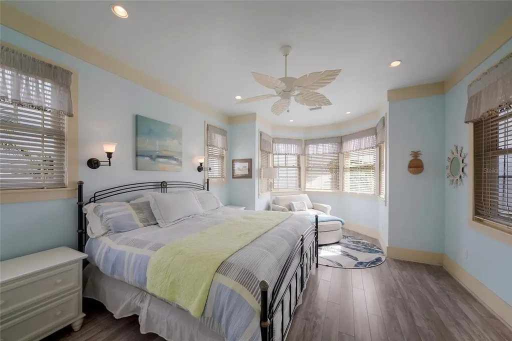 522 Bayview Drive Bradenton Beach FL 34217