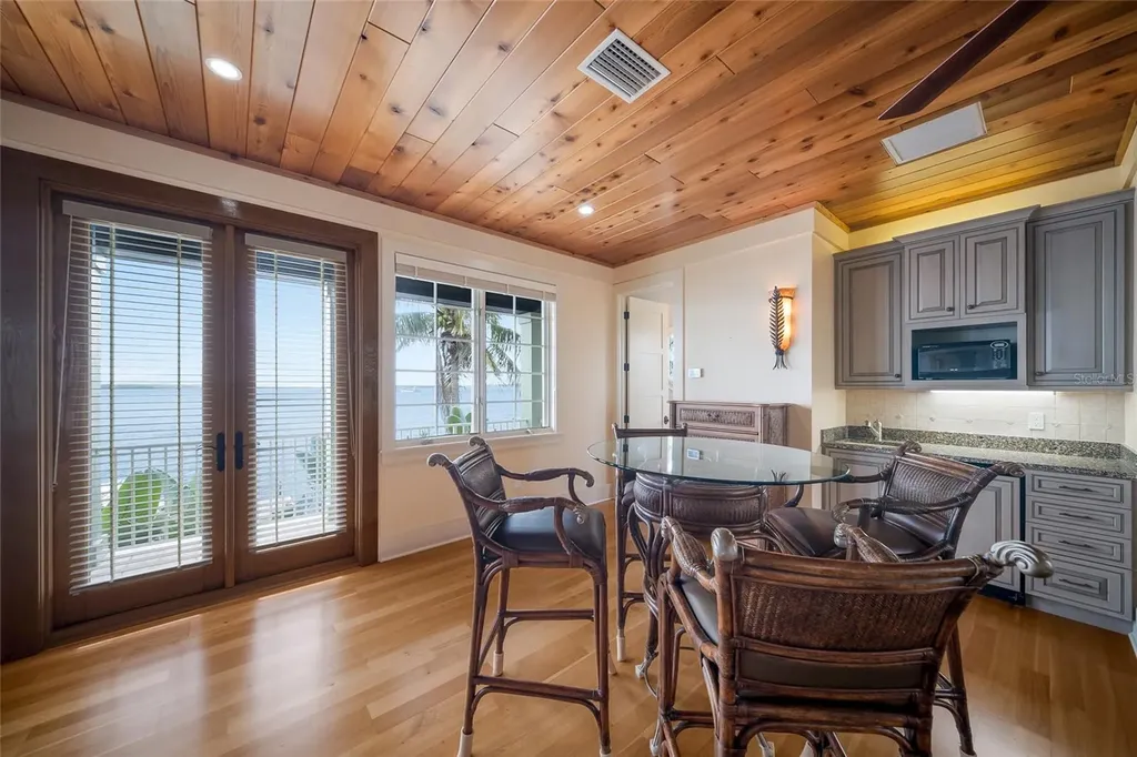 522 Bayview Drive Bradenton Beach FL 34217