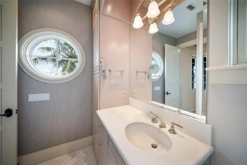 522 Bayview Drive Bradenton Beach FL 34217