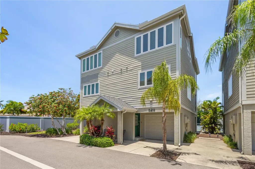 528 Forest Way Longboat Key FL 34228