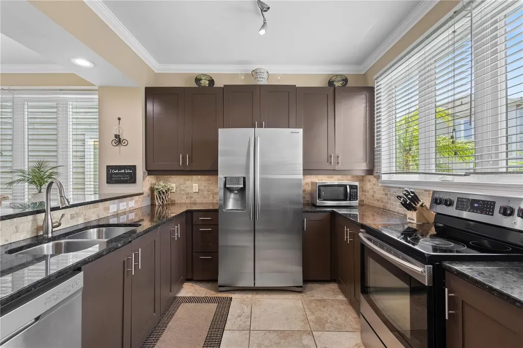 528 Forest Way Longboat Key FL 34228