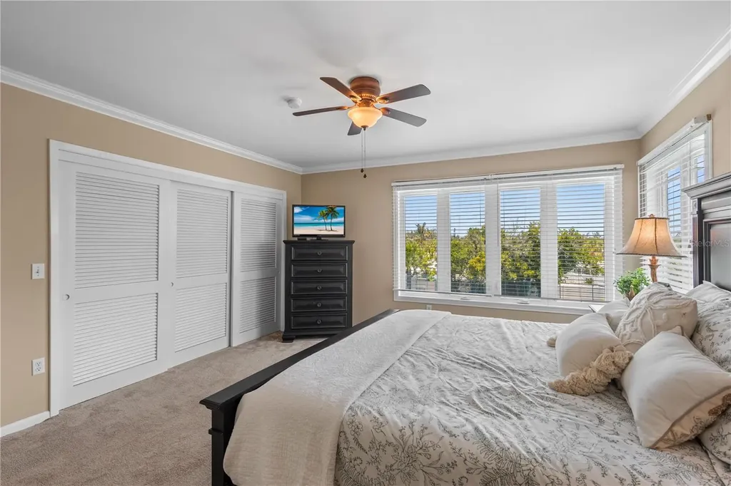 528 Forest Way Longboat Key FL 34228