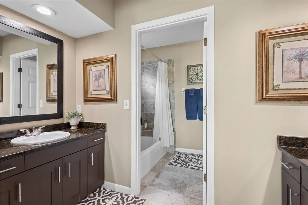 528 Forest Way Longboat Key FL 34228