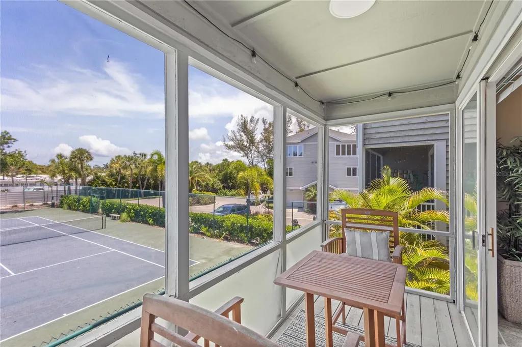 528 Forest Way Longboat Key FL 34228