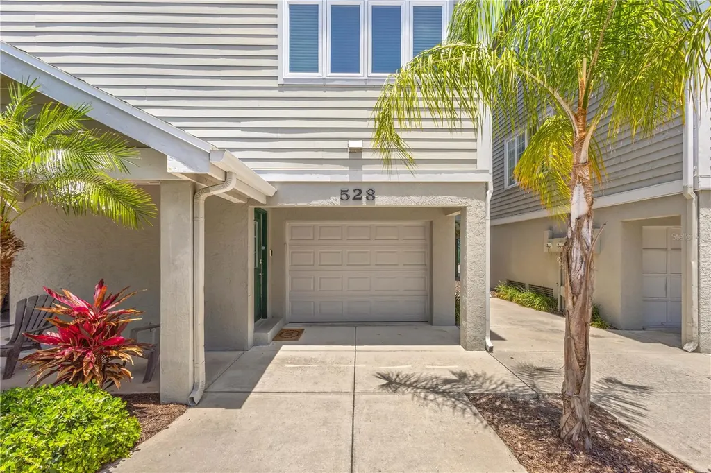 528 Forest Way Longboat Key FL 34228