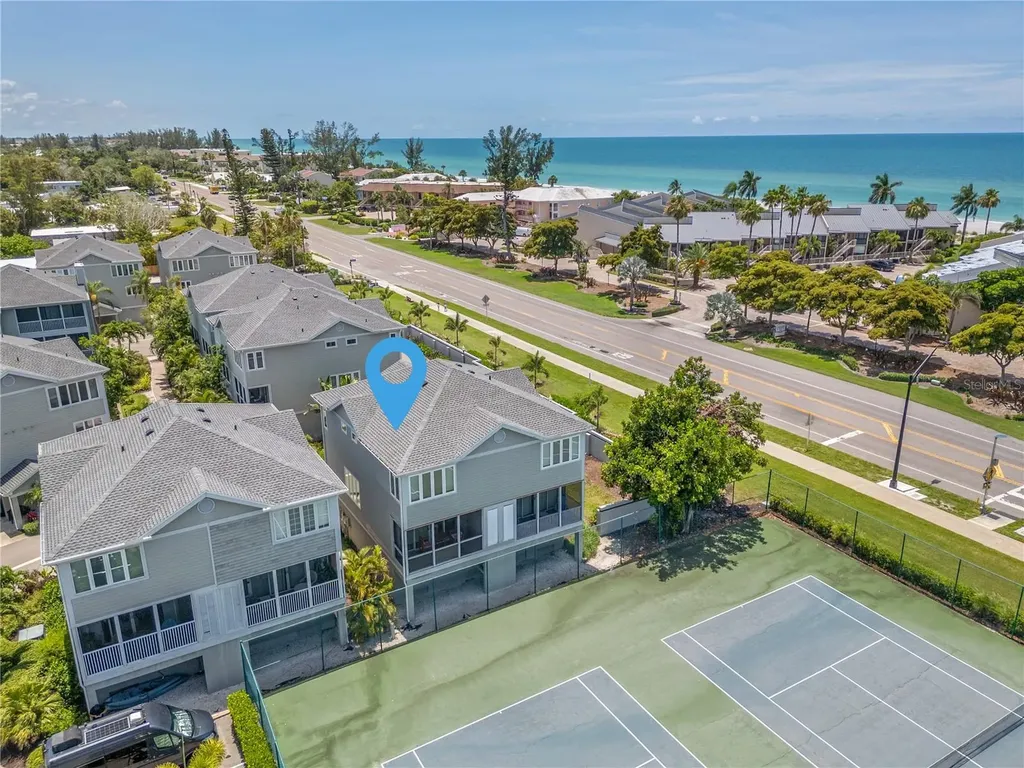 528 Forest Way Longboat Key FL 34228