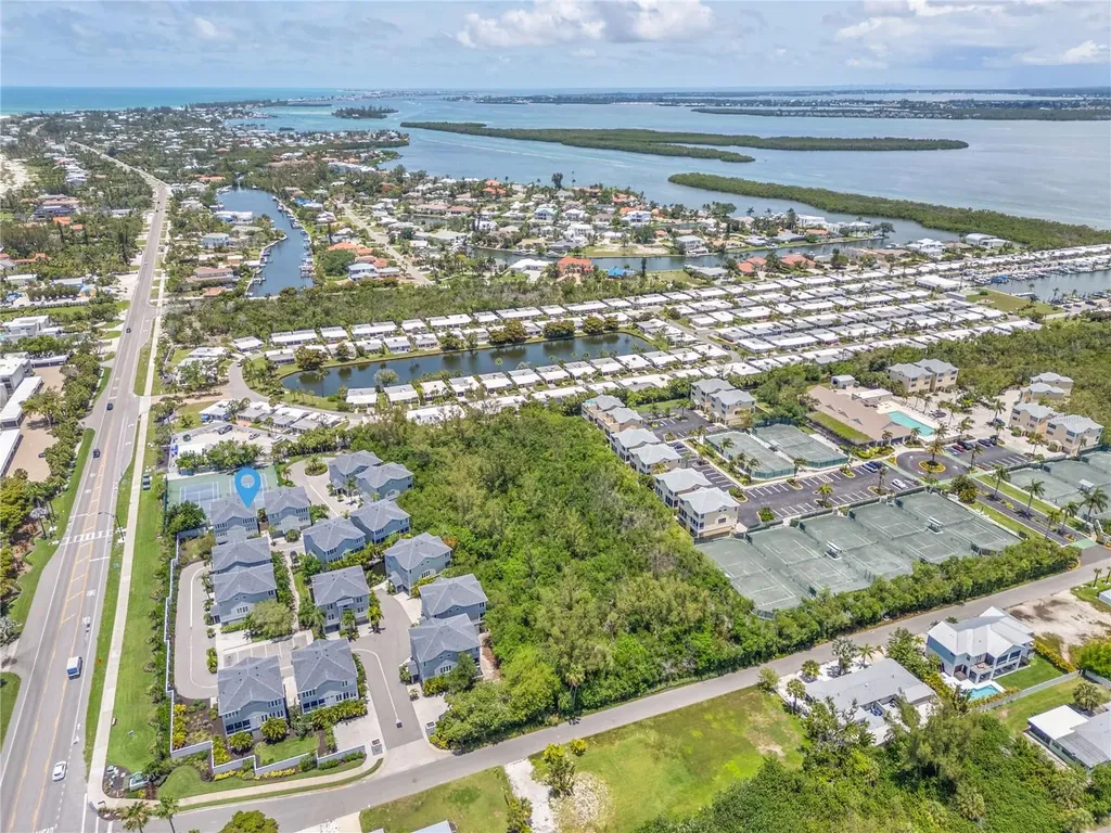 528 Forest Way Longboat Key FL 34228