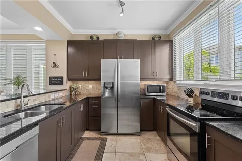528 Forest Way Longboat Key FL 34228