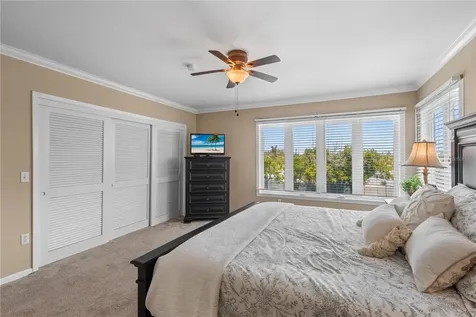 528 Forest Way Longboat Key FL 34228