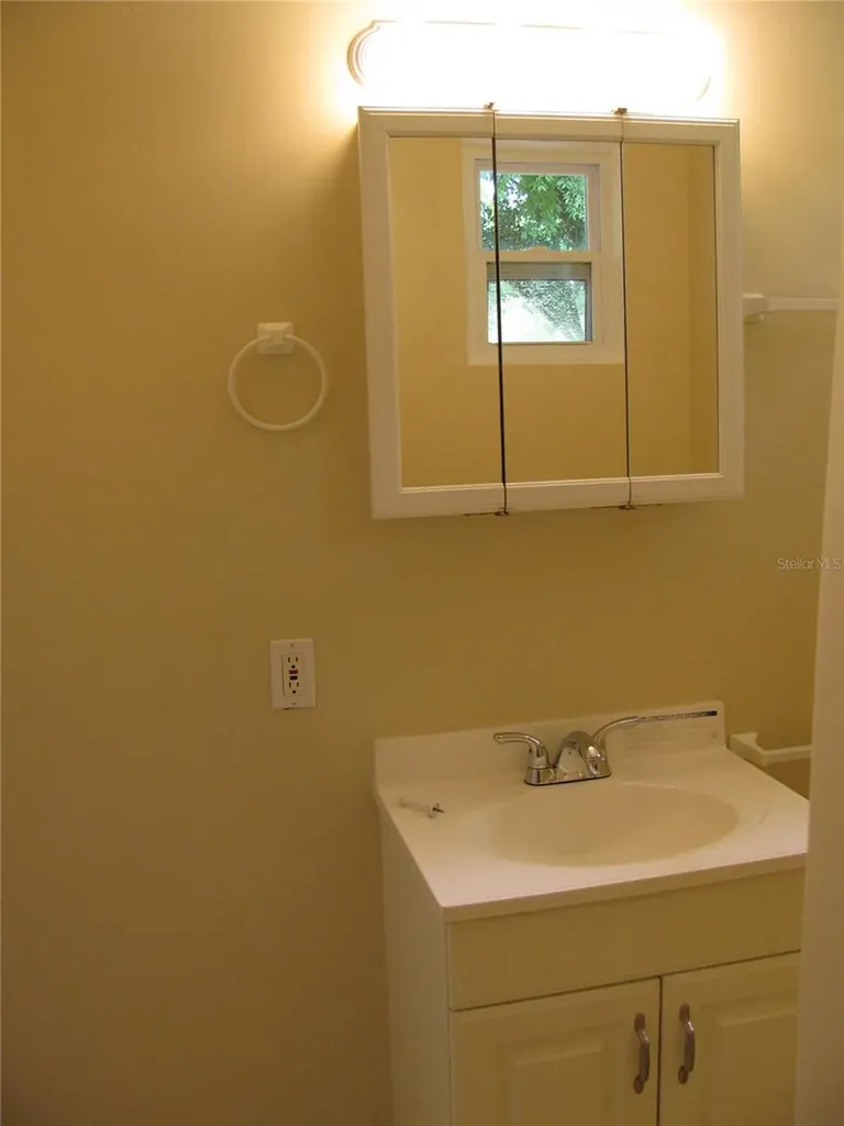 486 Oak Street New Smyrna Beach FL 32168