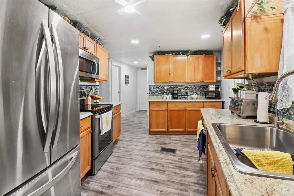 919 Weeping Willow Avenue Lady Lake FL 32159