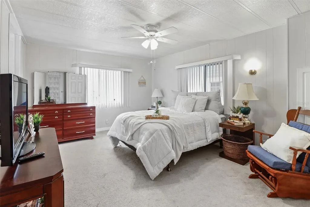 919 Weeping Willow Avenue Lady Lake FL 32159