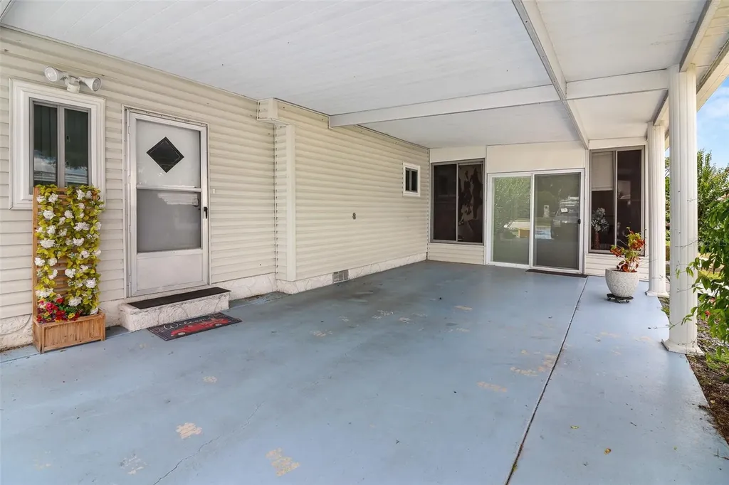 919 Weeping Willow Avenue Lady Lake FL 32159