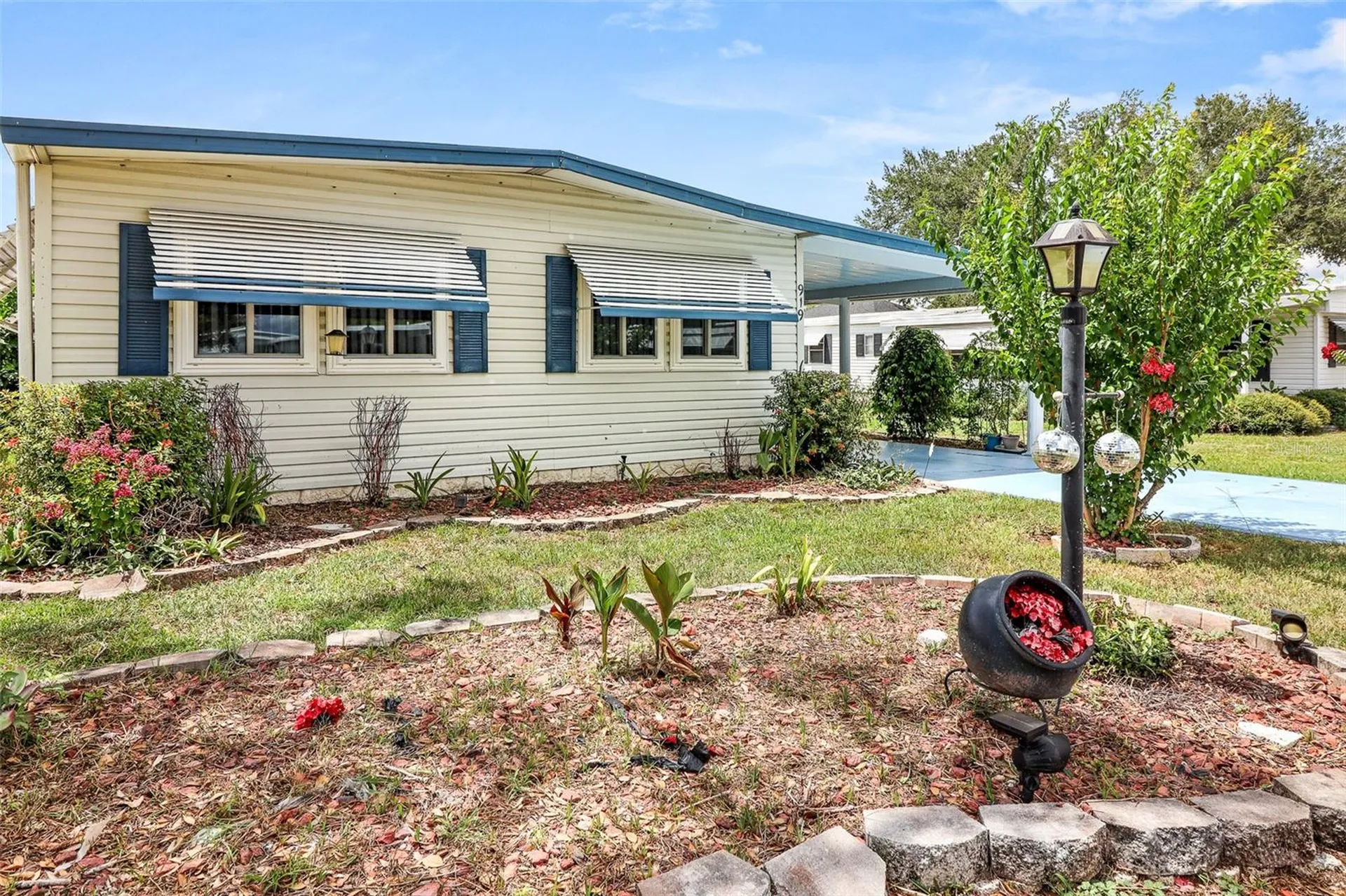 919 Weeping Willow Avenue Lady Lake FL 32159